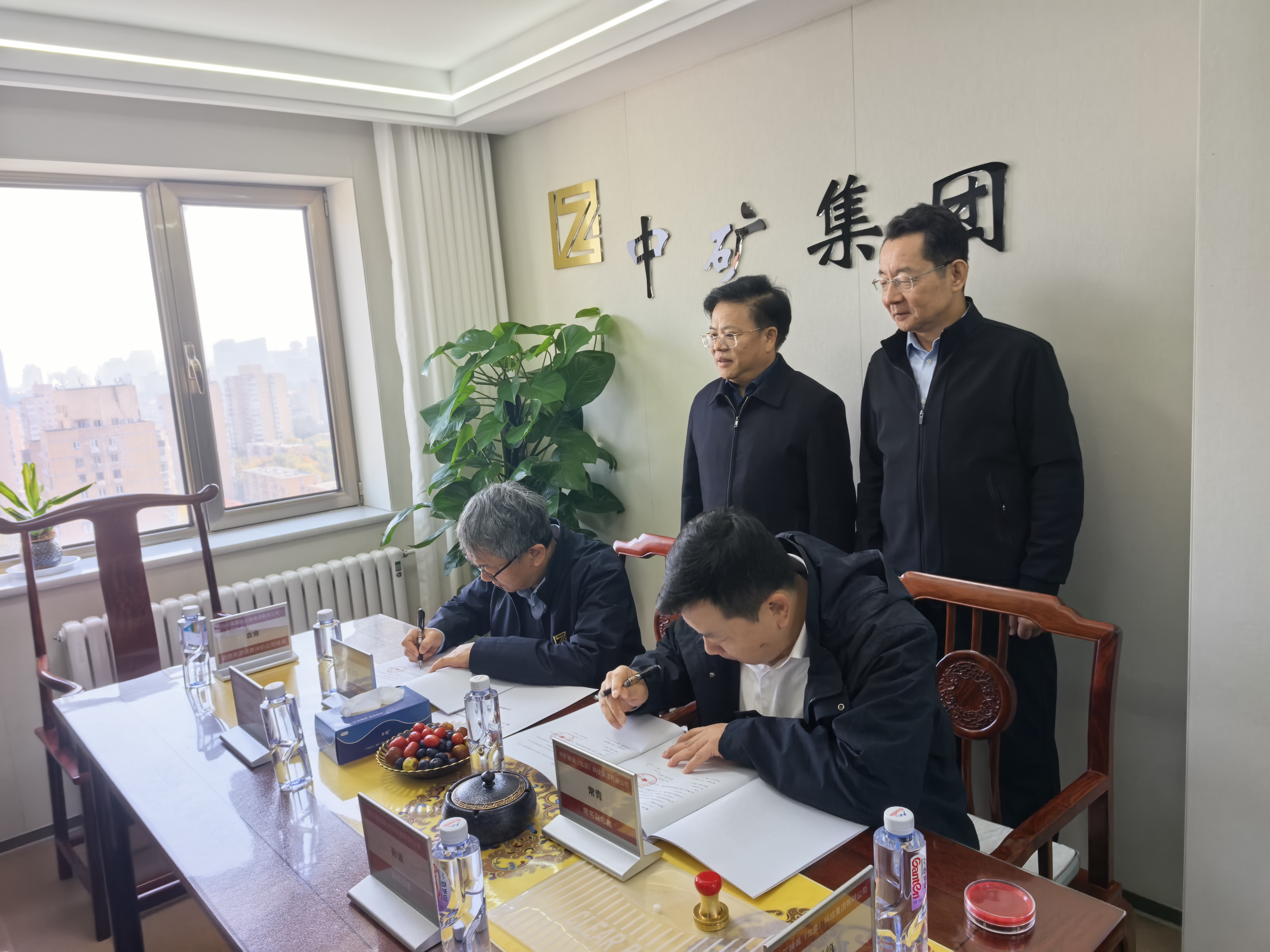 29653198.jpg 39665f1fce3fa09c3f76e271b3bafe60.jpg